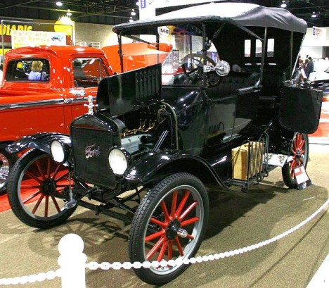 685px-Ford-1919-touring-1187